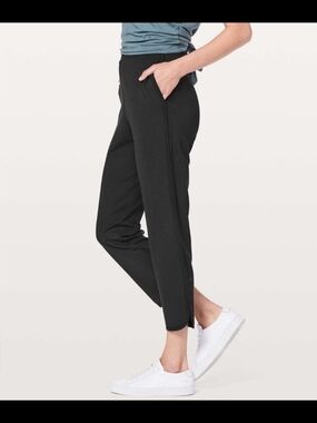 Lululemon Every Moment Pant *26" Black size 12